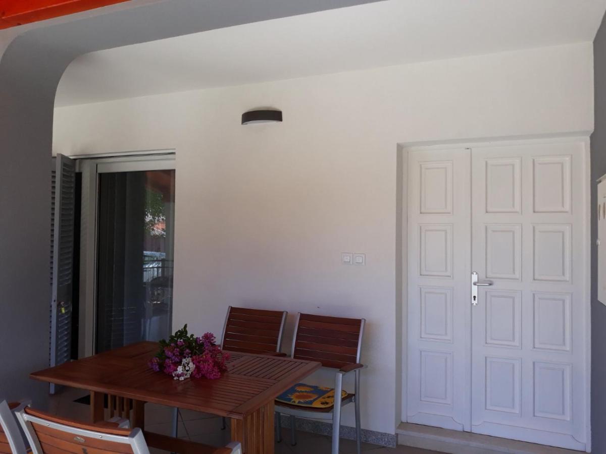 Apartment Nevia Fažana Esterno foto