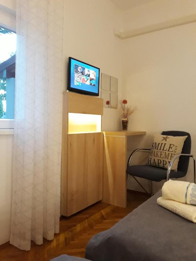 Apartment Nevia Fažana Esterno foto
