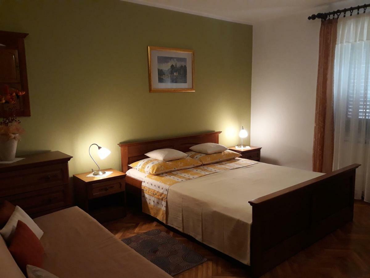 Apartment Nevia Fažana Esterno foto