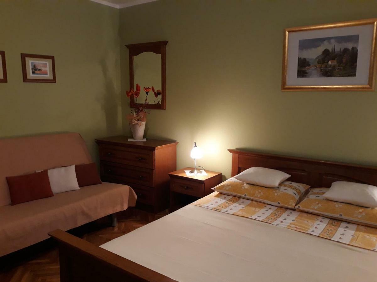 Apartment Nevia Fažana Esterno foto