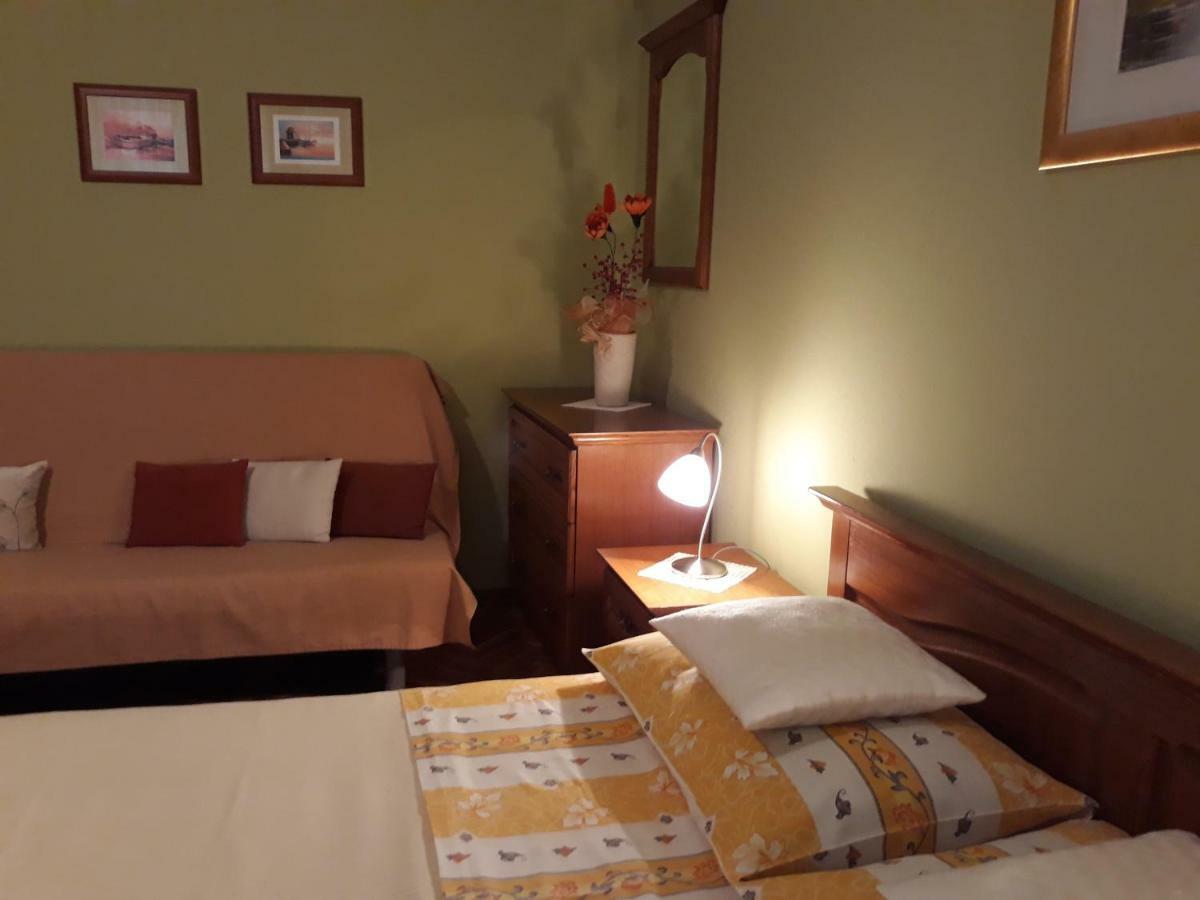 Apartment Nevia Fažana Esterno foto